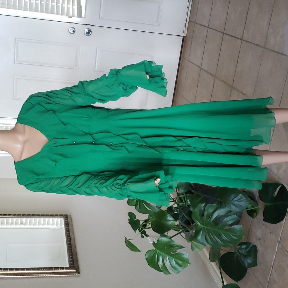 Ashro 16 gorgeous cascading ruffle center ruched arms flowy charming